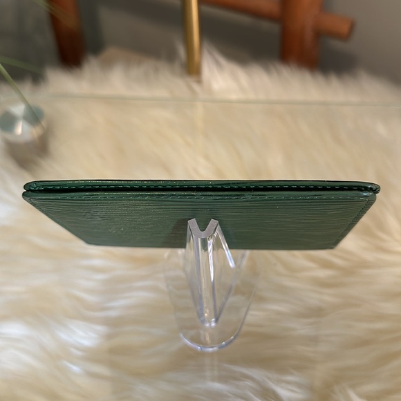 Authentic Louis Vuitton Green Epi Leather Card/ID Holder Wallet, EUC - Picture 10 of 14